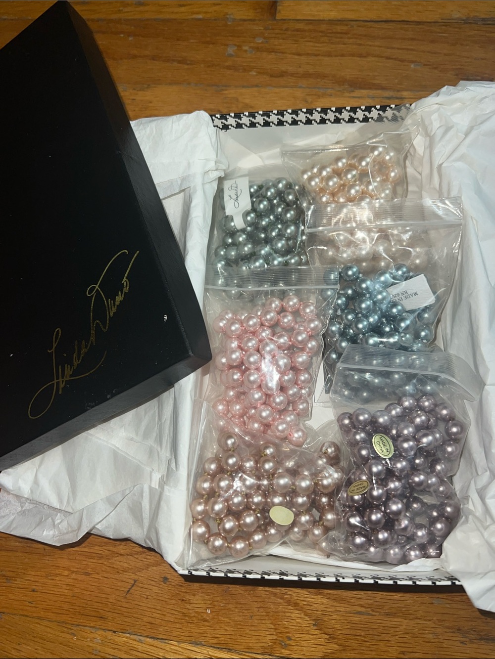 6 Linda Dano pearl necklaces